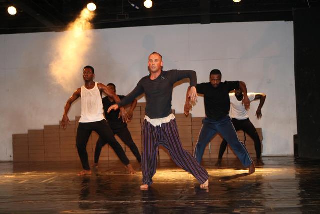 Choreographer Oded Ronen with University of Ghana Dance Students